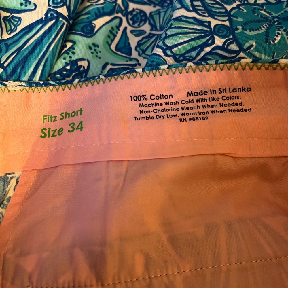 EUC Lilly Pulitzer Men’s Fitz Shorts “Shorely Blue Sailor’s Valentine” sz 34 - Picture 2 of 5